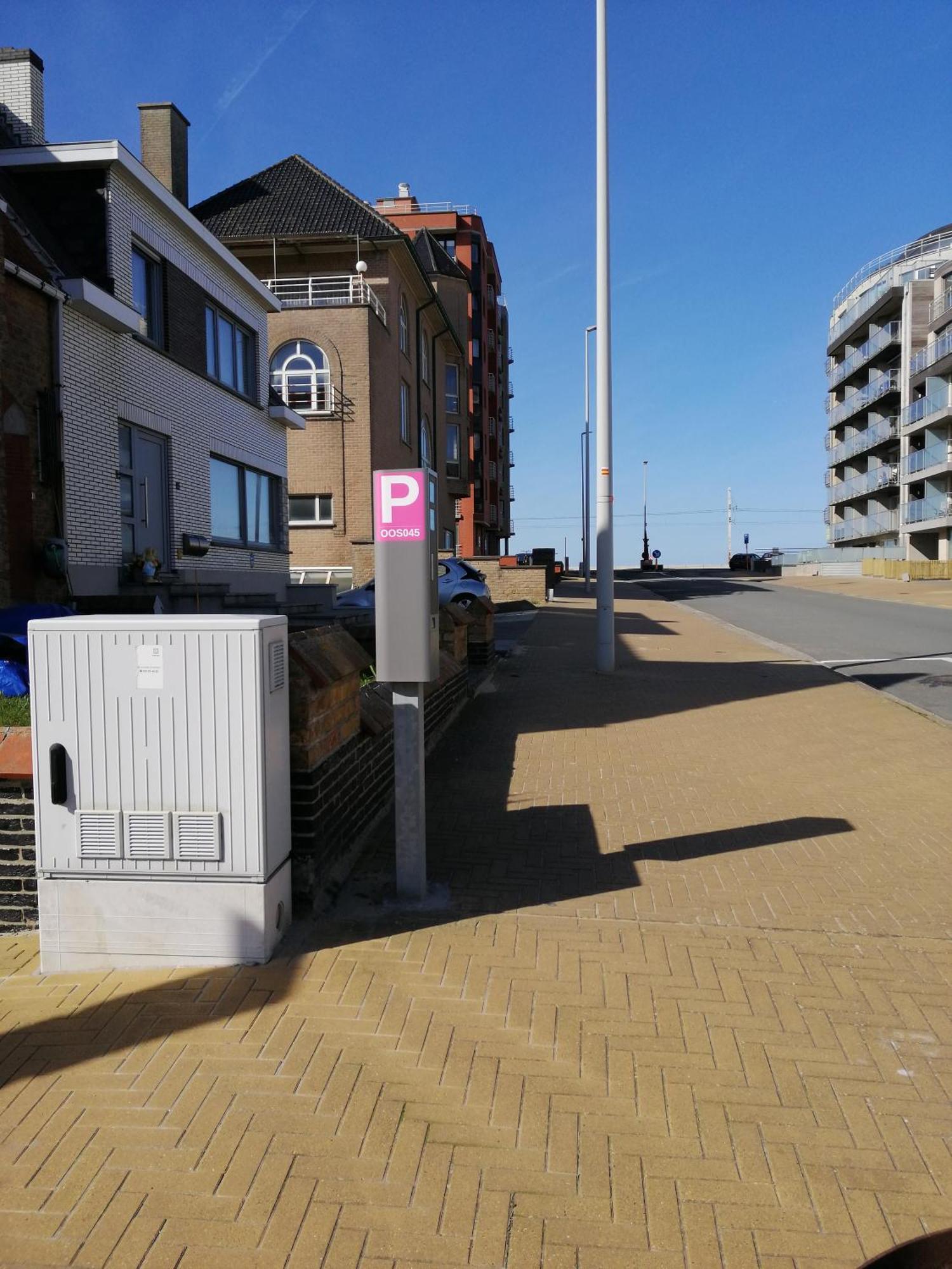 De Strandwandeling 0203 Met Frontaal Zeezicht *
